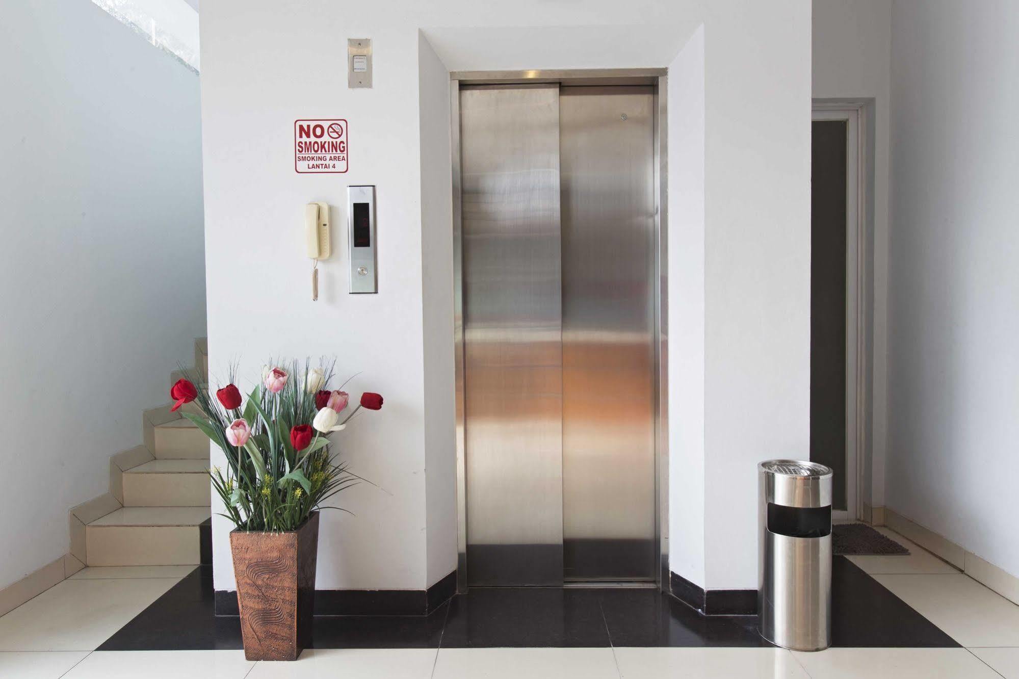 Reddoorz Near Thamrin Rumah tetamu Jakarta